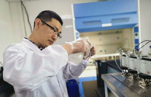 扎根西太湖，創(chuàng)新塑未來——記武進(jìn)區(qū)“學(xué)習(xí)身邊榜樣”入選者、塑料制品研發(fā)先鋒